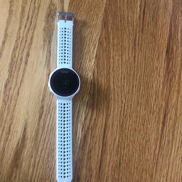 Garmin Forerunner 220 - Picture 1 of 3